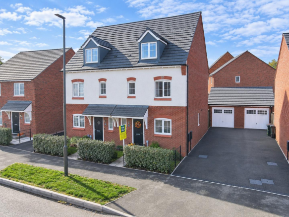 4-bed semi-detached on Stirling Road, Midway, Swadlincote, £300,000