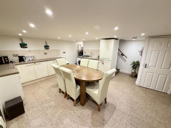 2 bed Terraced for sale Image 5