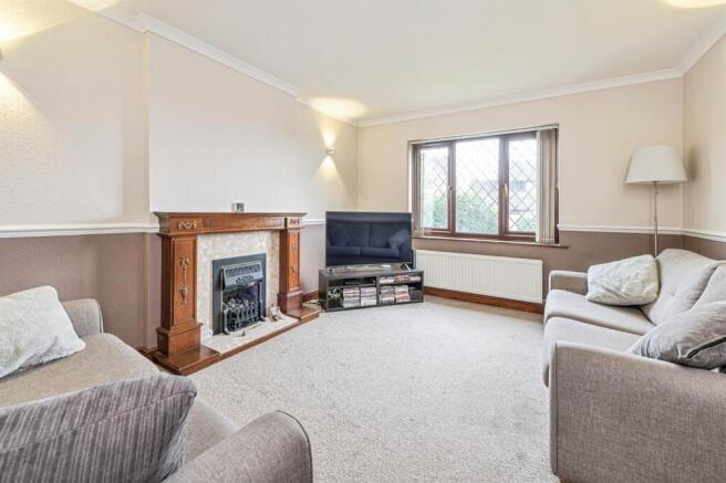 4 bed Detached for sale Image 5