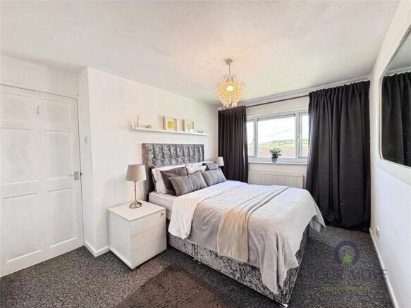 3 bed Semi-Detached for sale Image 7