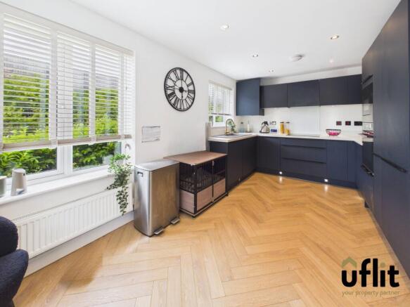3 bed Semi-Detached for sale Image 8