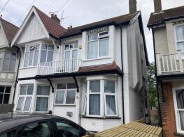 Flat 4, 54, Crowstone Avenue, Westcliff-on-sea SS0 8HU