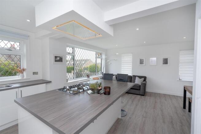 3 bed Detached for sale Image 4