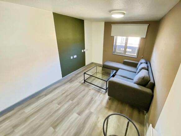 1 bed Apartment to rent Image 6