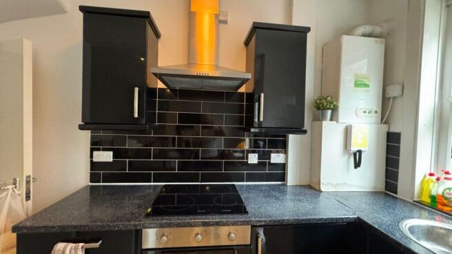 3 bed End of Terrace to rent Image 5