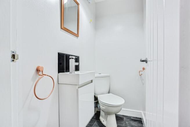 3 bed Semi-Detached for sale Image 10