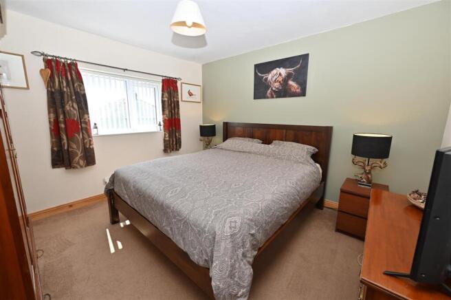 3 bed Semi-Detached for sale Image 9