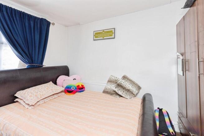 4 bed Semi-Detached for sale Image 6
