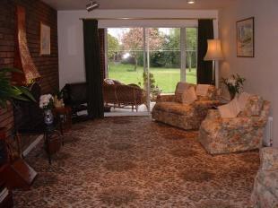 Further lounge view