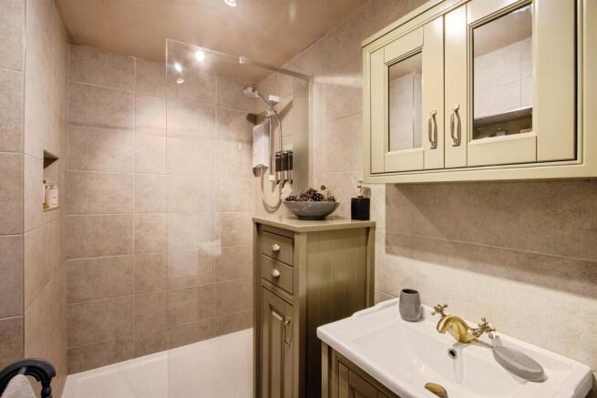 2 bed Terraced for sale Image 8