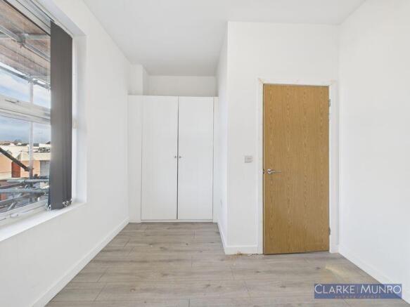 2 bed Flat to rent Image 6