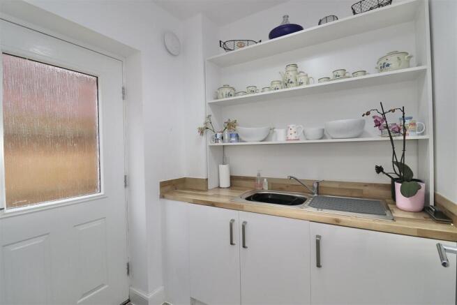 4 bed Detached for sale Image 12