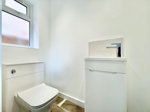 4 bed Detached for sale Image 7