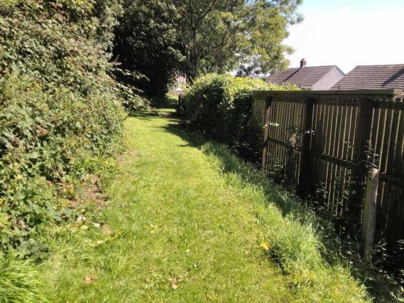 92 Llanmiloe Estate, Pendine SA33 4UF Photo 15