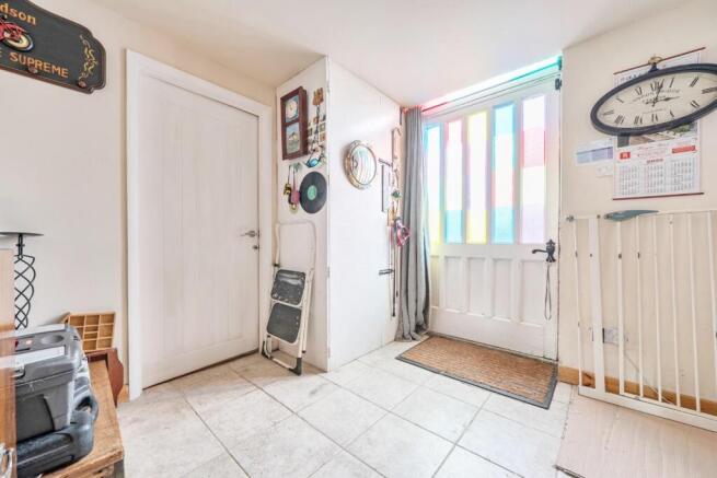 ENTRANCE HALL.jpg