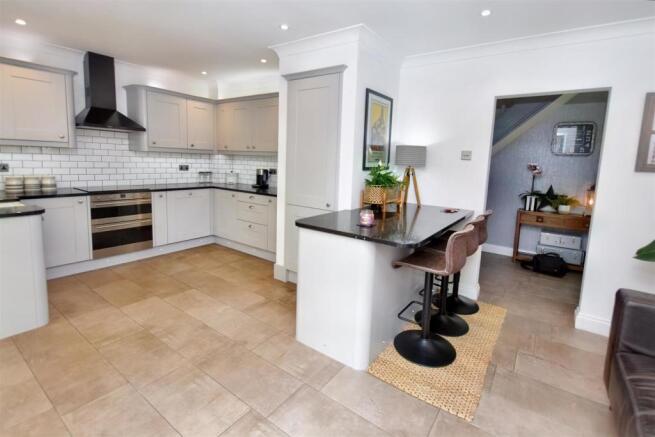 Kitchen/Breakfast Room