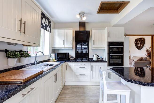 KITCHEN/BREAKF...
