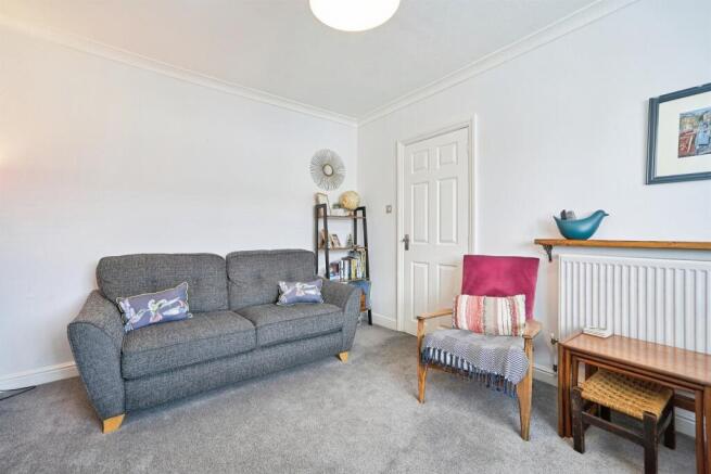 Beauvais Drive, Riddlesden, Keighley photo 4