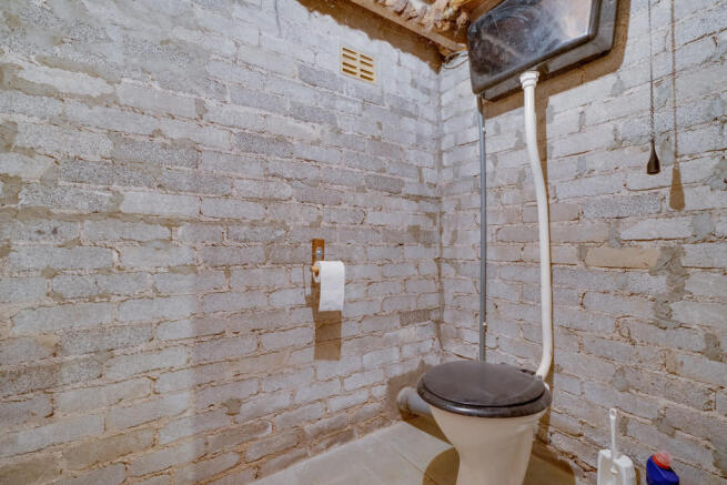 WC in Undercroft