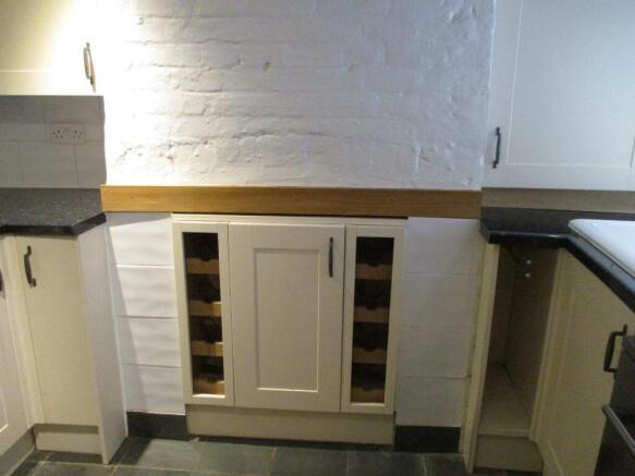 Kitchen 3.JPG