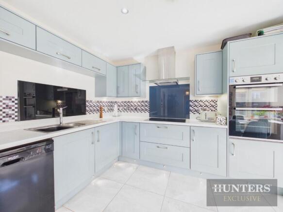 4 bed Detached for sale Image 5