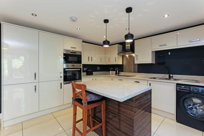 4 bed Terraced for sale Image 6