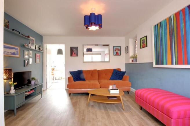 3 bed Semi-Detached for sale Image 4