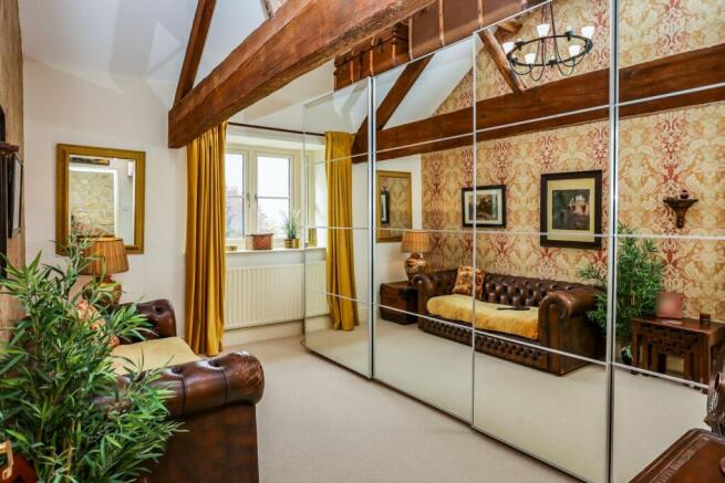 Dressing Room/ Bed 2