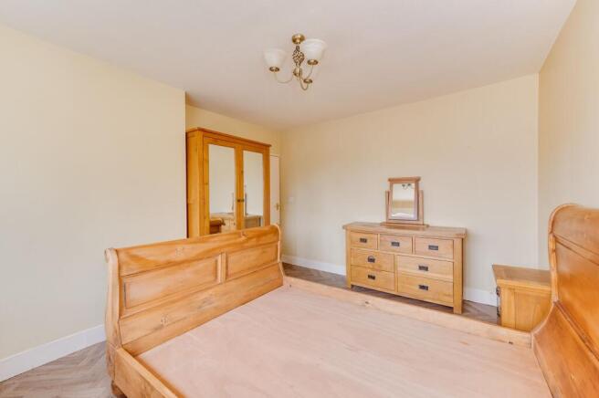 3 bed Semi-Detached for sale Image 10