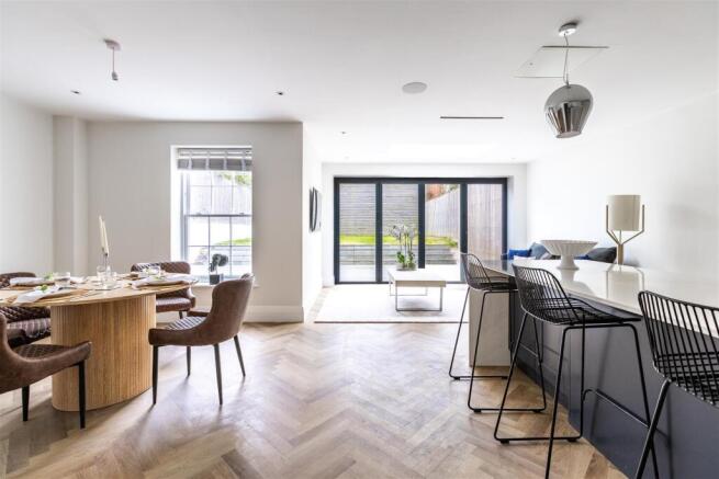 Kitchen / Diner / Lounge