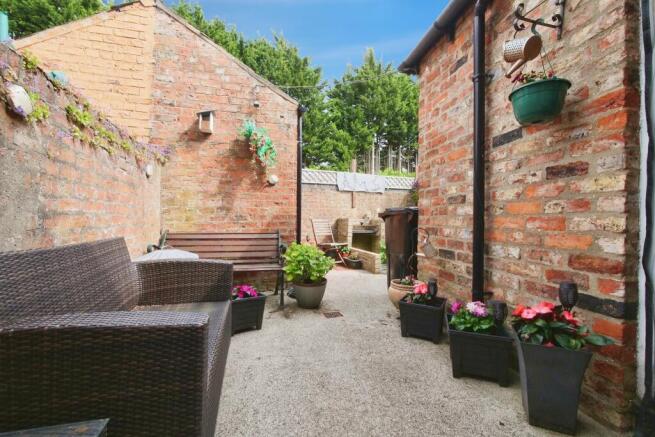 3 bed Terraced for sale Image 8