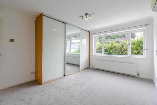 8469240-interior11.jpg