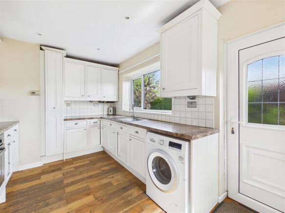 3 bed Detached Bungalow for sale Image 8