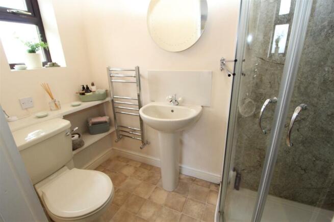 EN-SUITE SHOWER ROOM/ W.C.