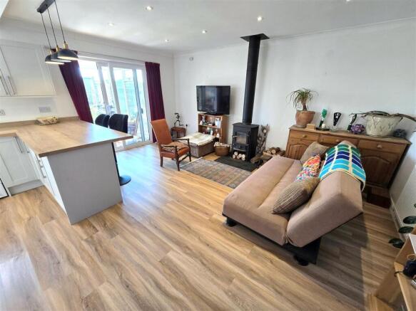 Lounge/Diner/Kitchen