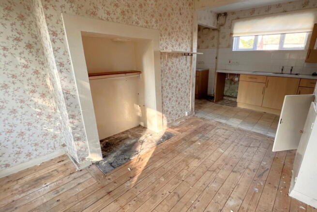 The Crescent, Bromham, Wiltshire, SN15 2HQ photo 4