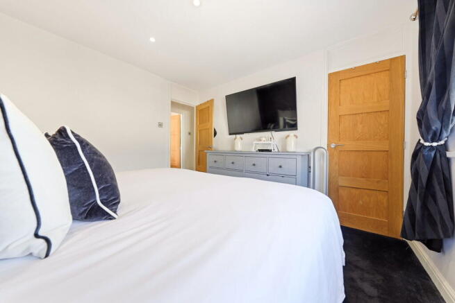 3 bed Semi-Detached for sale Image 11