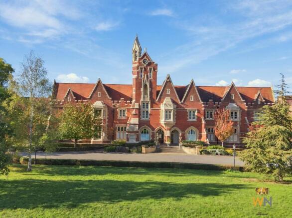 2-bed flat on The Galleries, Warley, Brentwood, CM14, £350,000