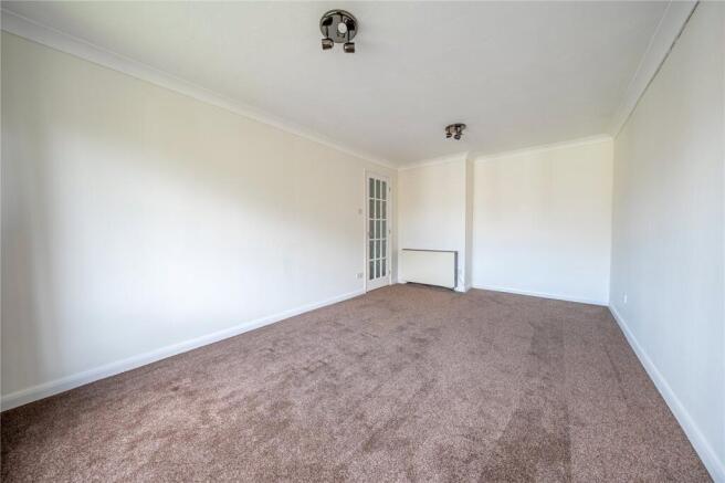 2 bed Apartment for sale Image 4