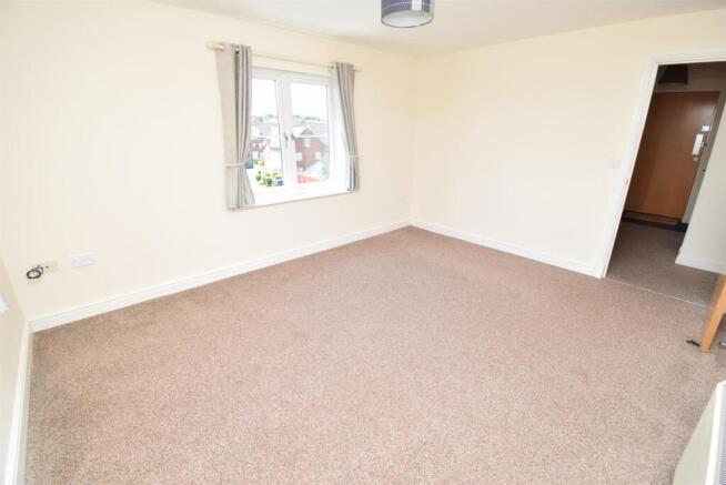 2 bed Apartment for sale Image 4