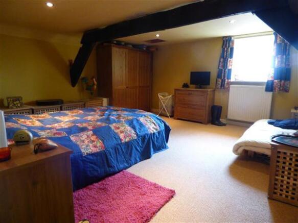BEDROOM 4
