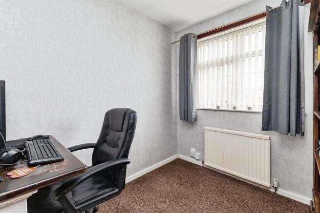 4 bed Semi-Detached for sale Image 12