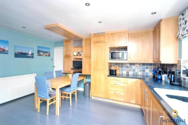 5 bed Detached for sale Image 5