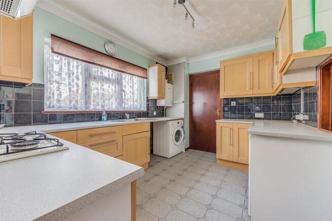 house-antrobus-close-cheam-sutton-110.jpg