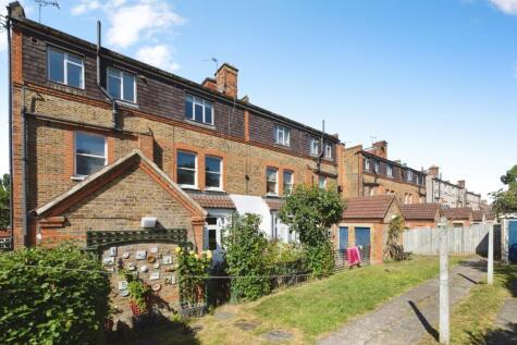 Montalt Road, Woodford Green, IG8