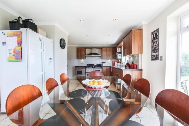 Kitchen/Dining
