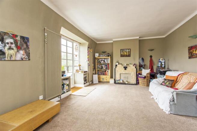 Clissold Court_01.jpg