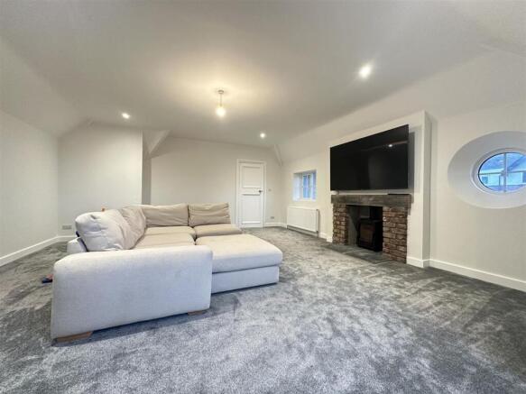 5 bed Apartment for sale Image 10