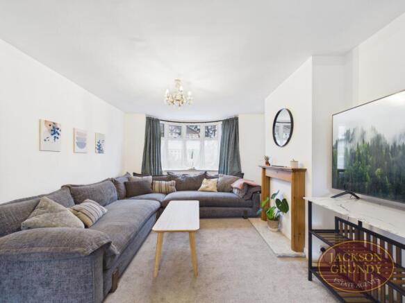 Bush Hill, The Headlands, NN3 2PD photo 4