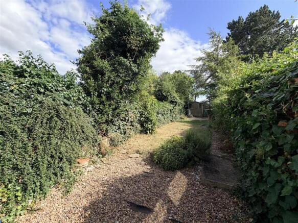 3 bed Terraced for sale Image 10
